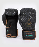 Load image into Gallery viewer, VENUM Assassin&#39;s Creed Reloaded Boxing Gloves - Black
